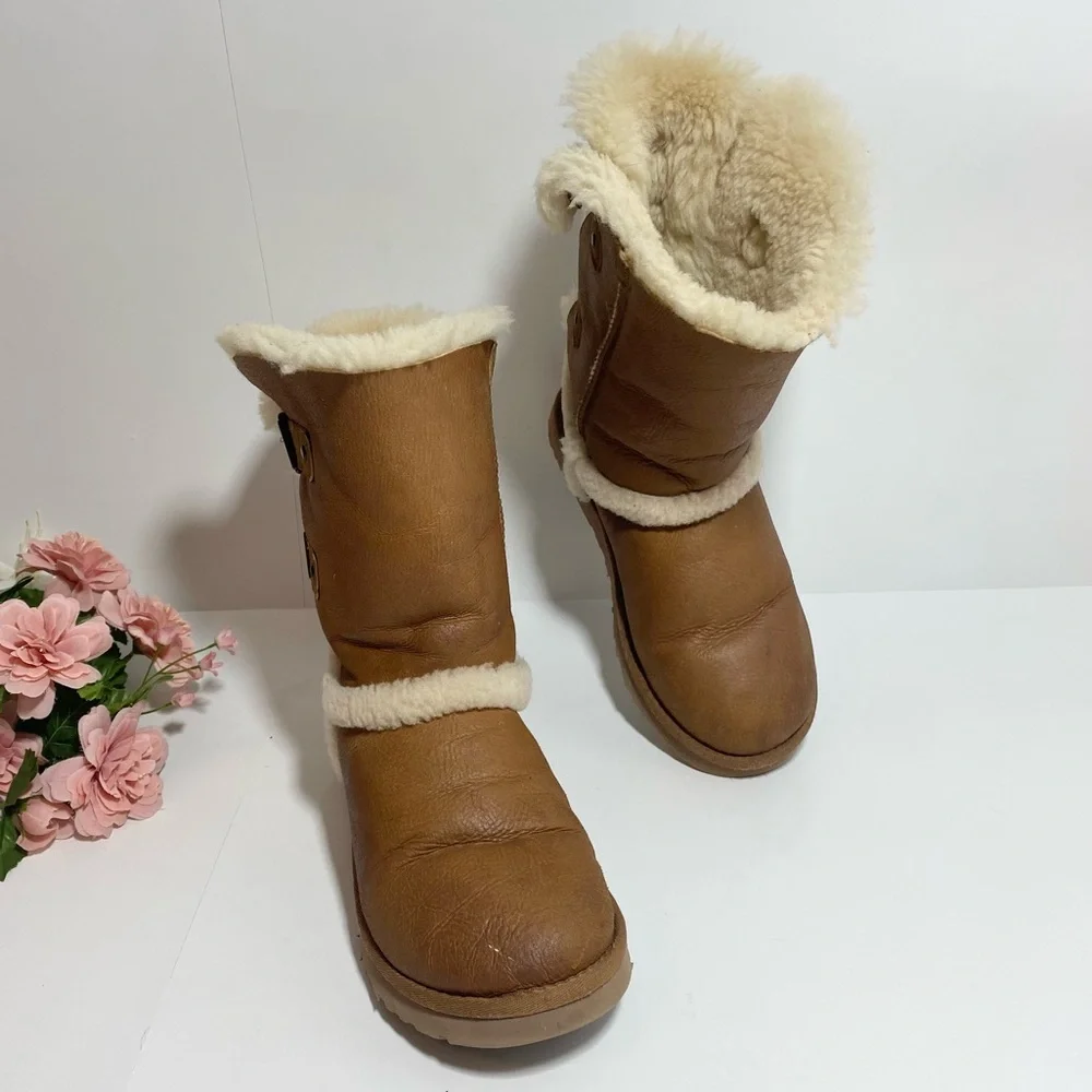 UGG Skylah Vintage Chestnut Leather Sheepskin Buckle Boots